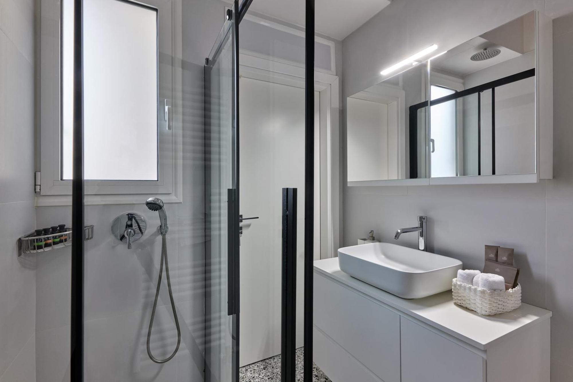 Sunny And Comfy 2bd In Kolonaki Athens