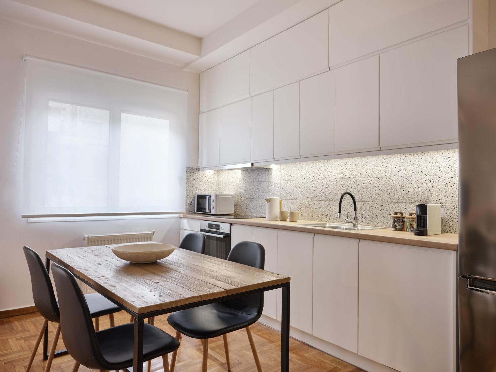 Sunny And Comfy 2bd In Kolonaki *