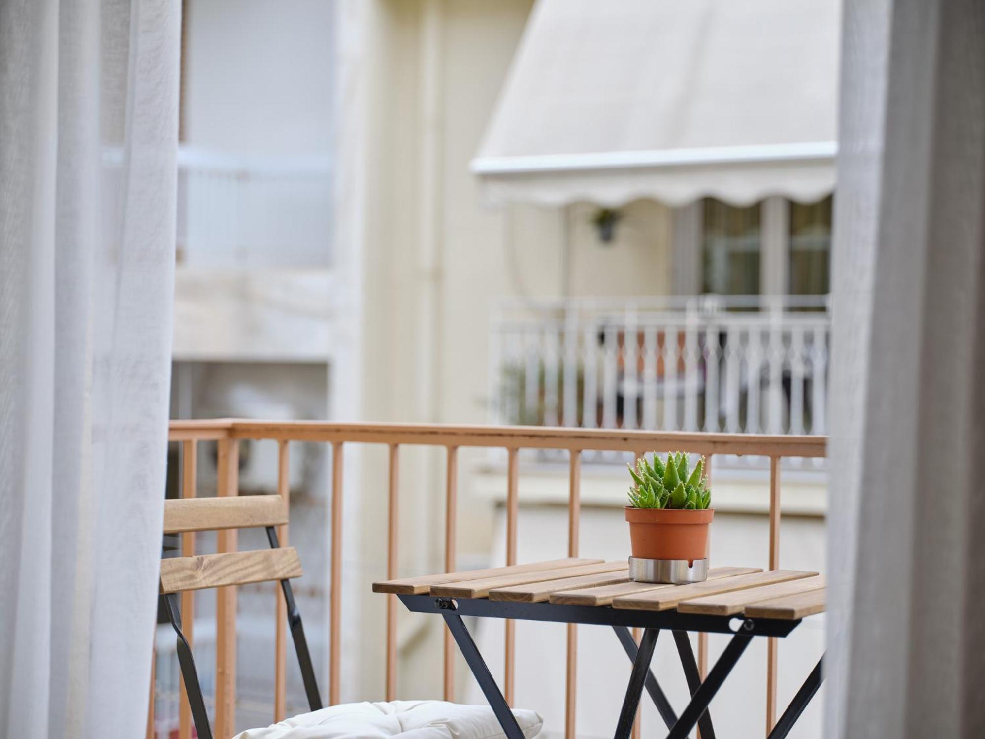 Apartment Sunny And Comfy 2bd In Kolonaki *