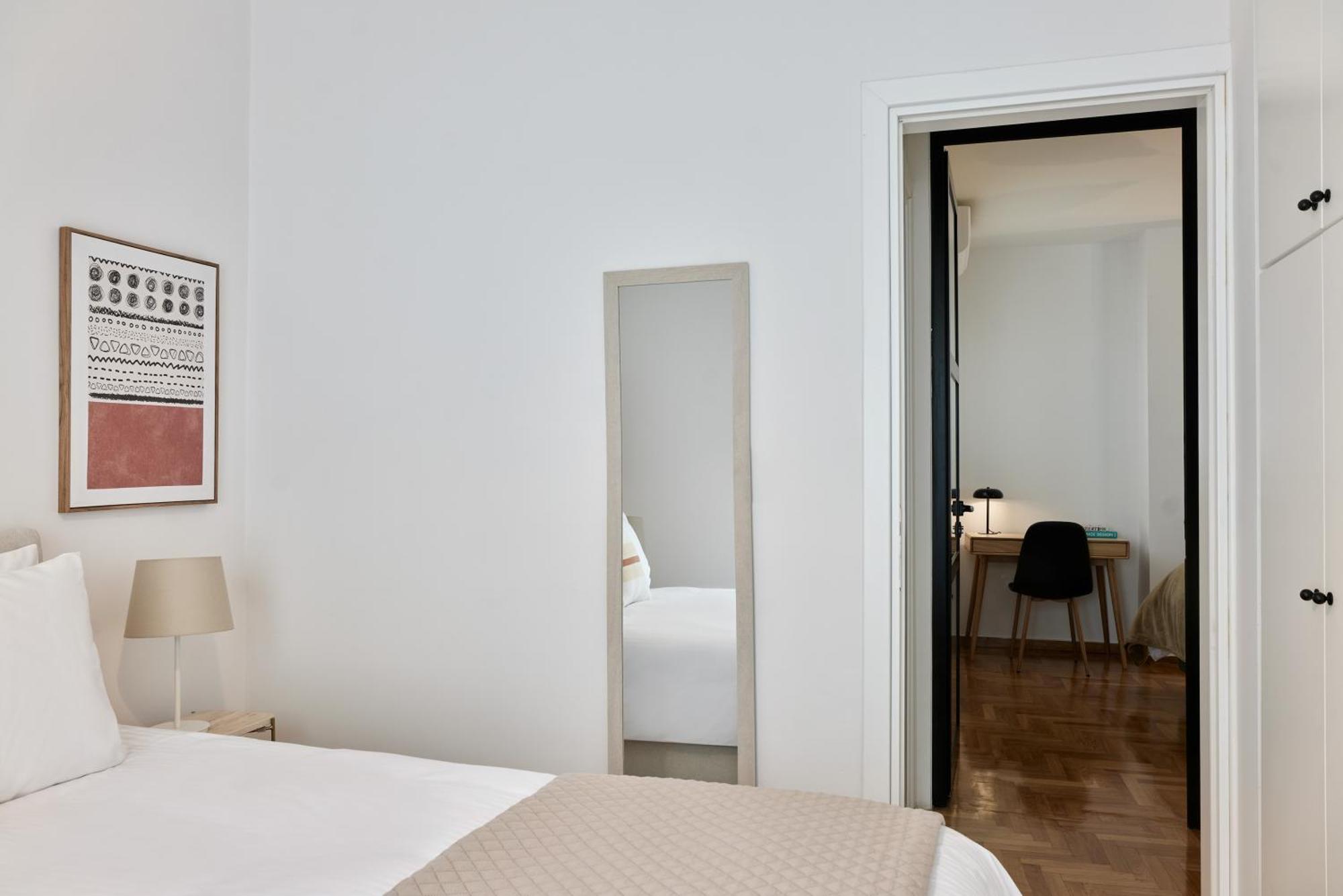 Apartment Sunny And Comfy 2bd In Kolonaki